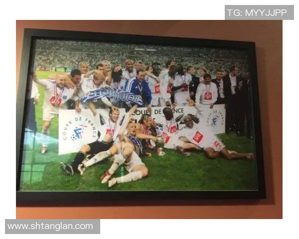 外滩足球明星阵容全景展示精彩瞬间与球员风采合集 外滩足球明星阵容全景展示精彩瞬间与球员风采合集