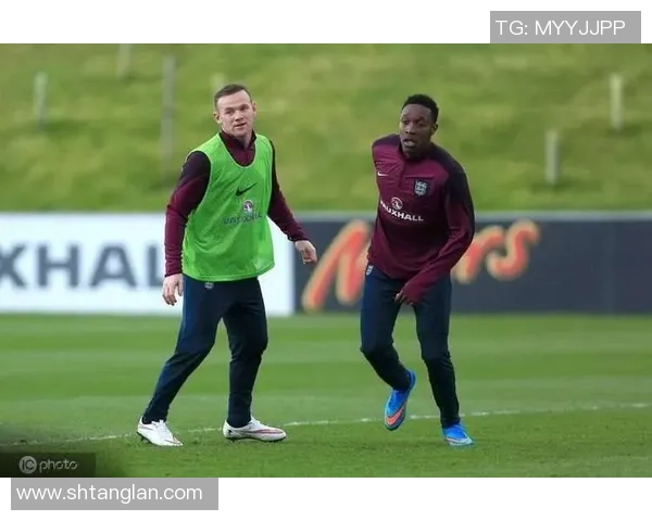 足球明星同框特效揭秘如何让你与偶像并肩作战的创意技巧与应用分享