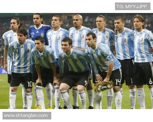 七十年足球传奇星光熠熠退役回顾与未来展望