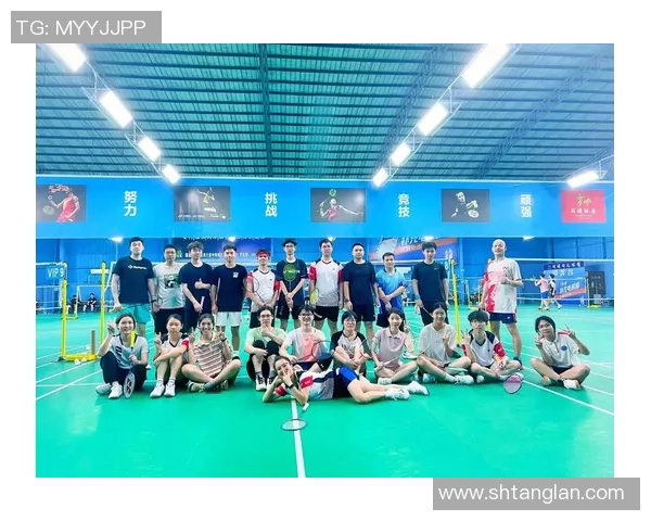 重庆羽毛球队与武汉羽毛球队赛后复盘分析团队配合与战术执行的关键因素 重庆羽毛球队与武汉羽毛球队赛后复盘分析团队配合与战术执行的关键因素